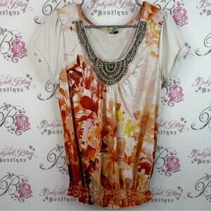 Amanda Green T-shirt Flowers Chic Floral Women's Blouse Embellished Neckline